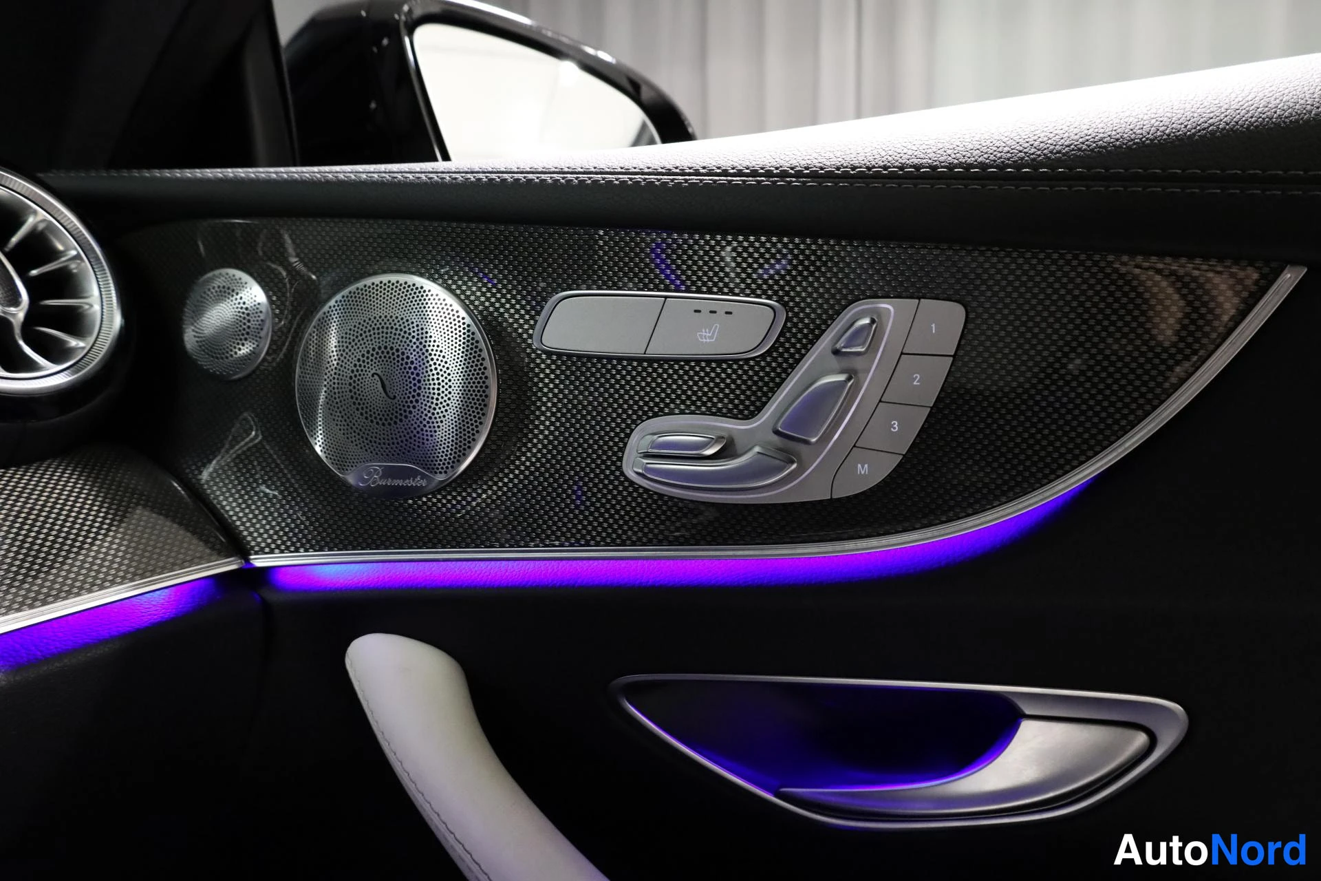 Black Mercedes-Benz E 2017, detail, photo 26