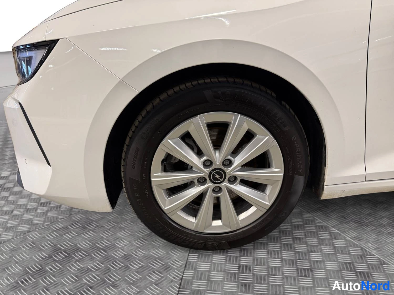 Vit Opel Astra Sports Tourer 2024, detalj, bild 17