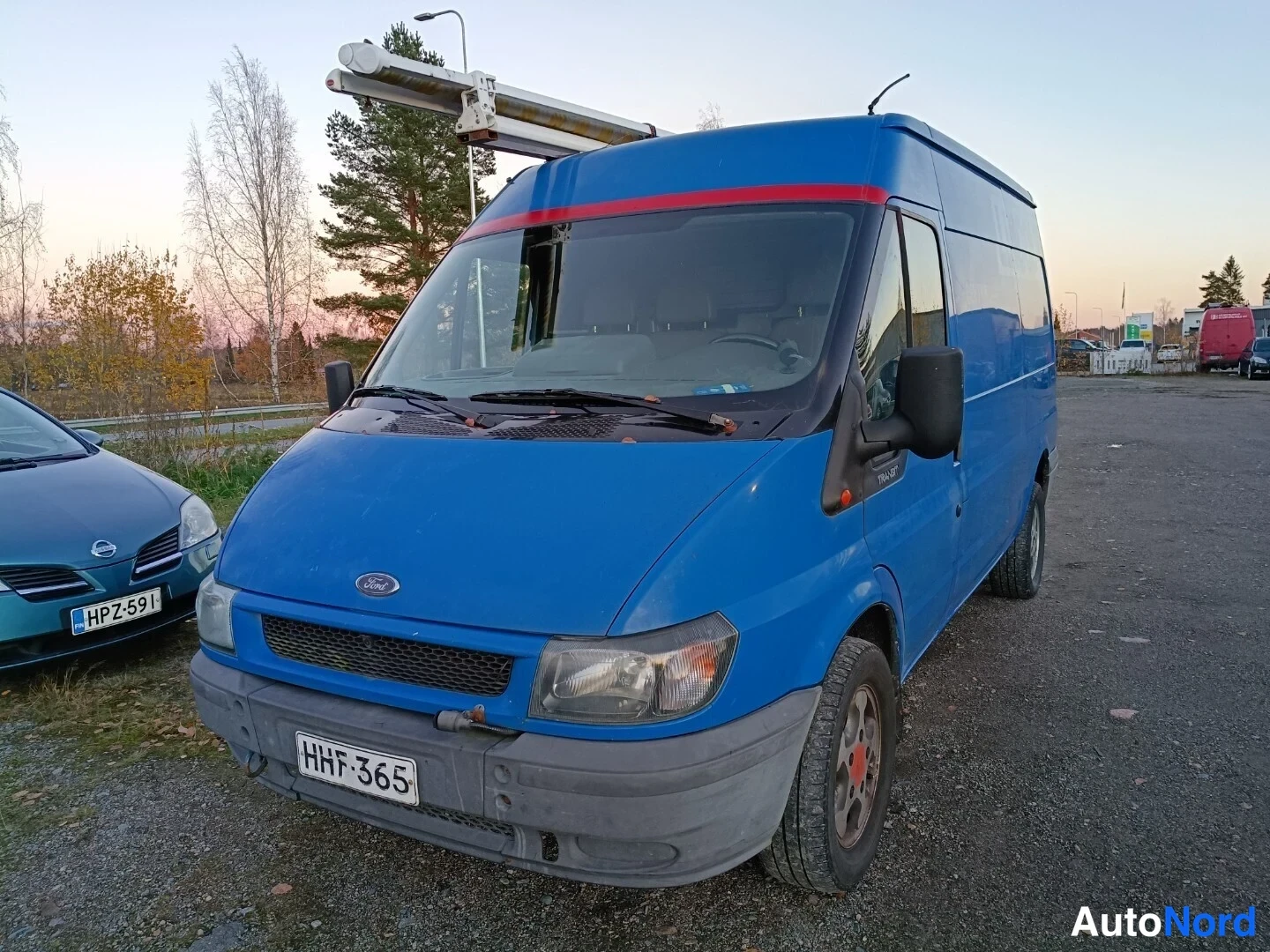 Ford Transit 350M 2,4 TDI 120 Van-3.55T Puolipitkä 2000