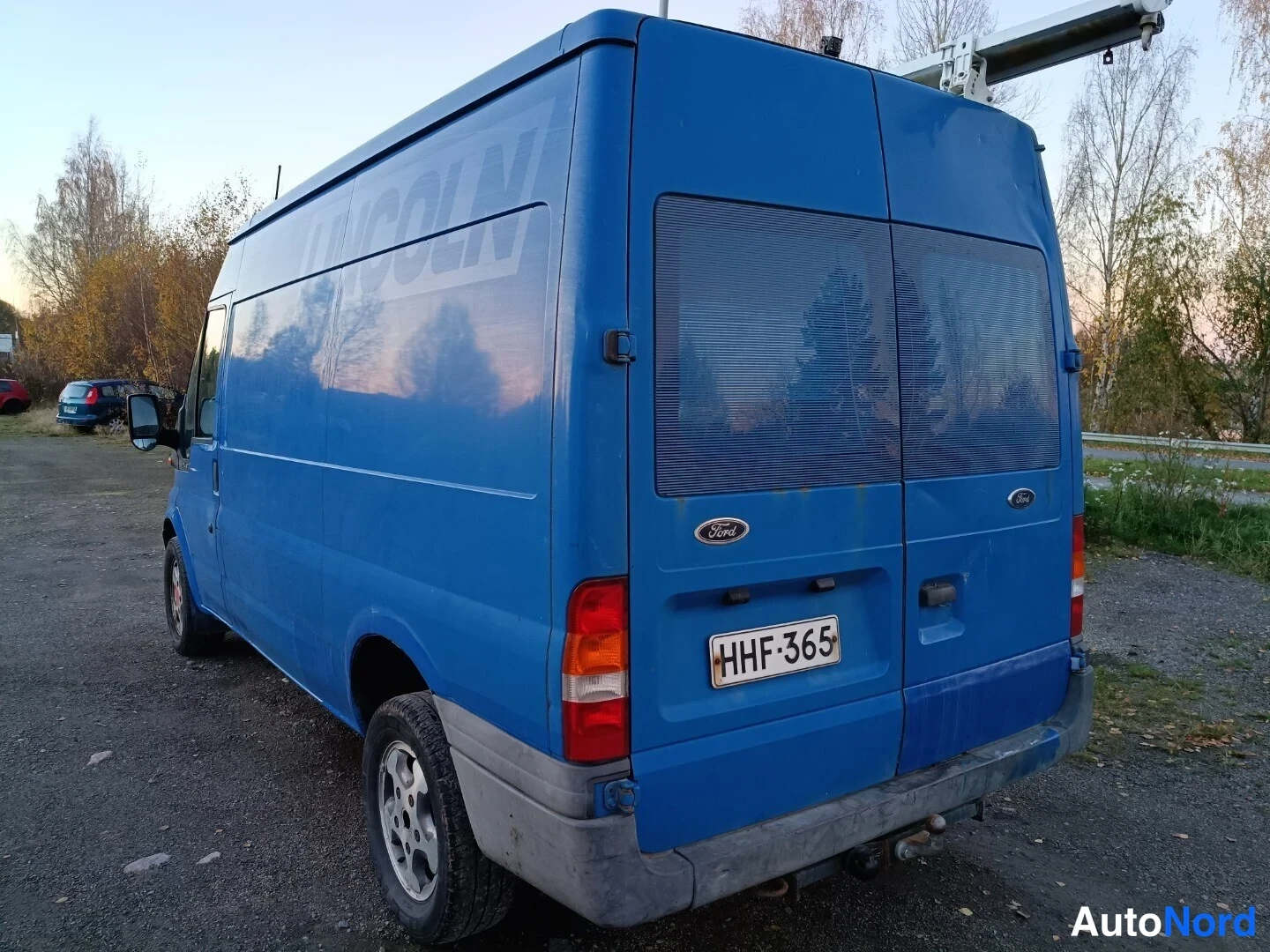 Sininen Ford Transit 2000, takaviisto, kuva 5