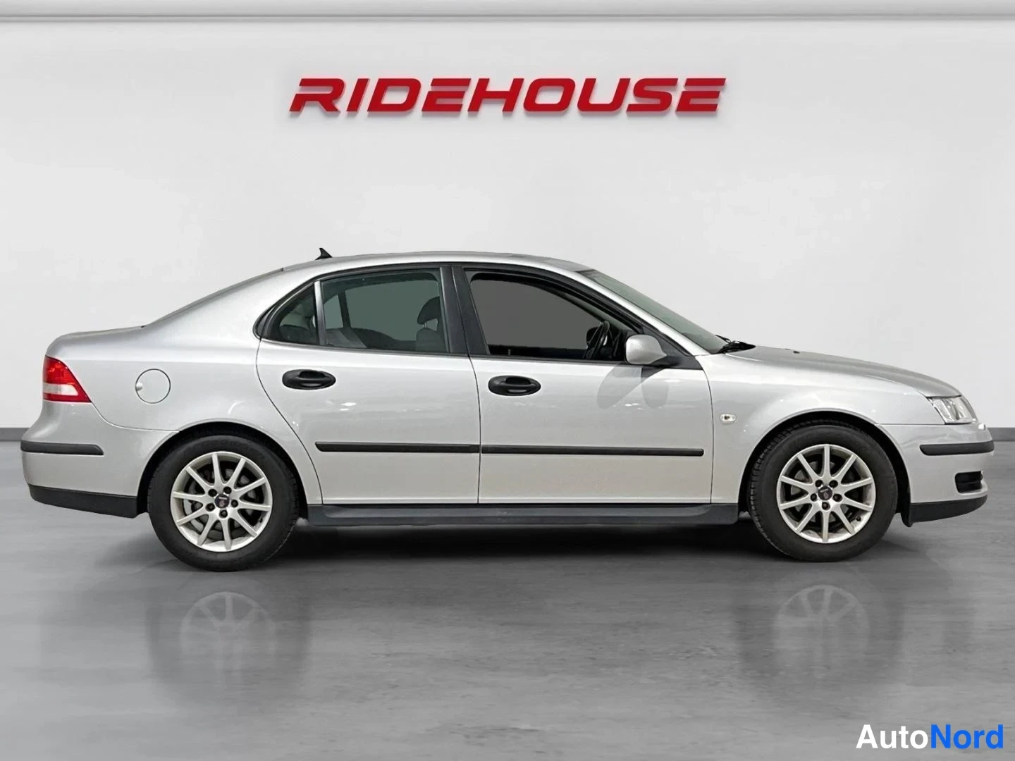 Hopea Saab 9-3 2006, sivulta, kuva 2