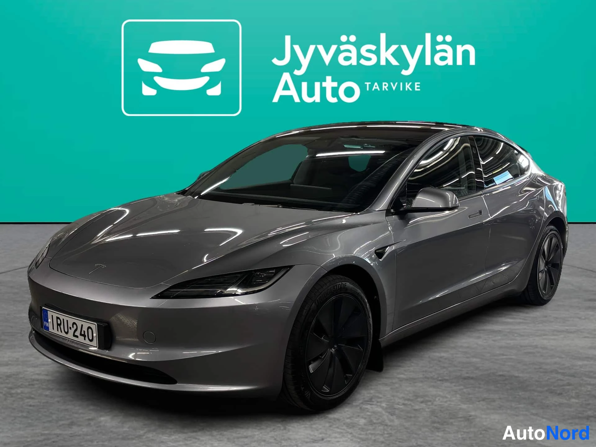 Tesla Model 3 2024