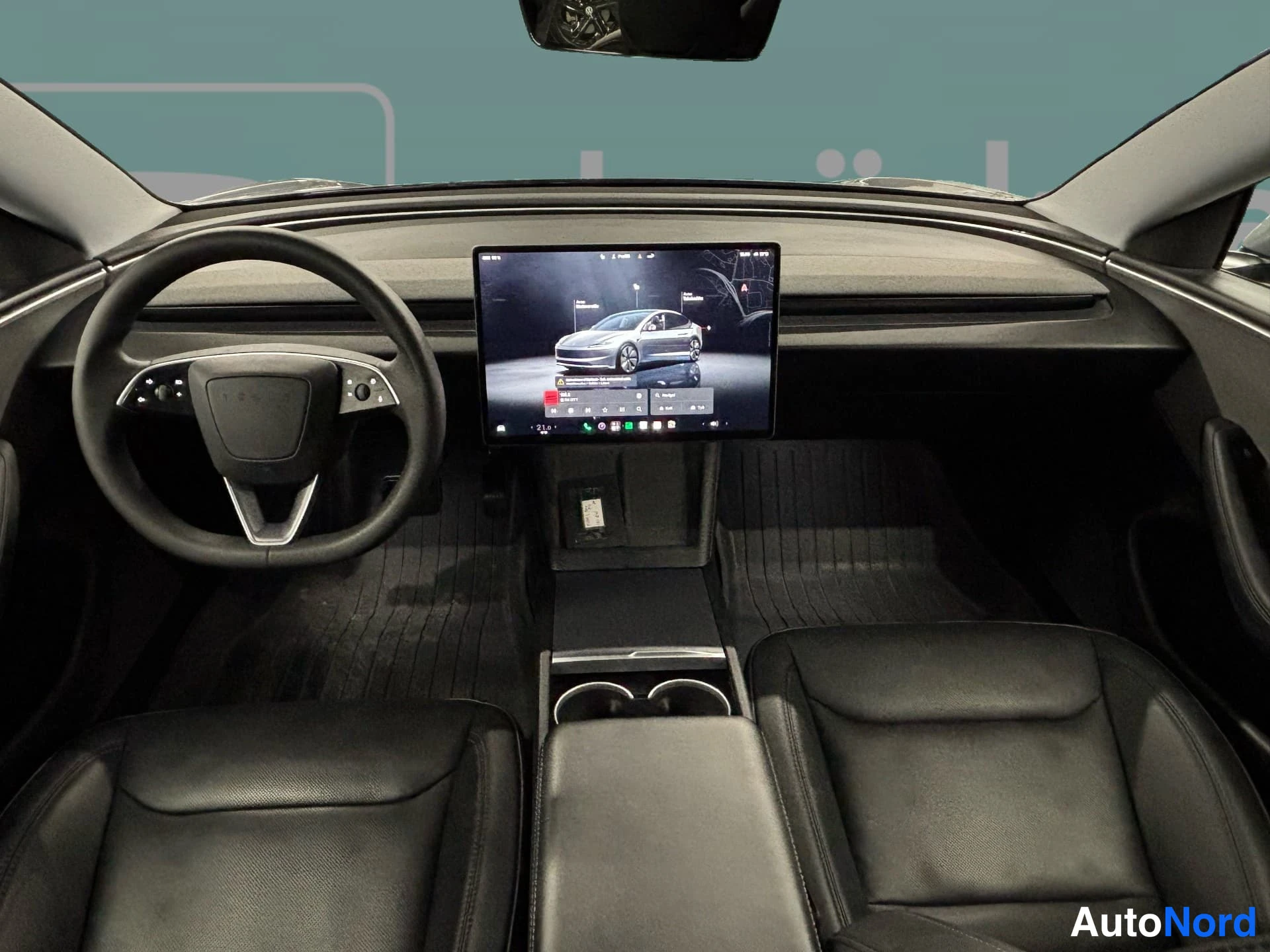 Harmaa Tesla Model 3 2024, ohjaamo, kuva 10