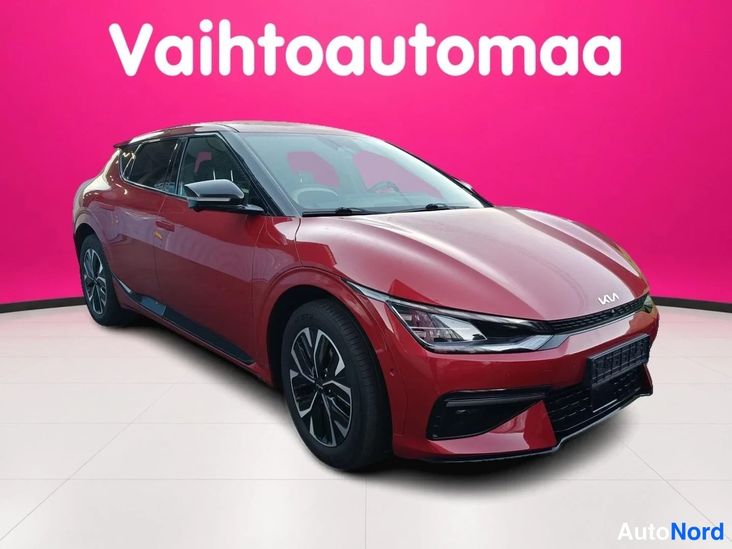 Punainen Kia EV6 GT 2023, etuviisto, keula oikealle, kuva 2