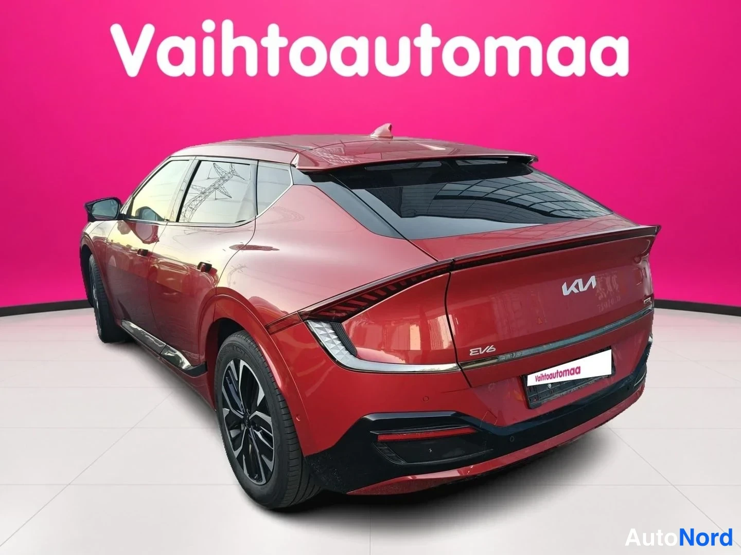Punainen Kia EV6 GT 2023, takaviisto, kuva 4