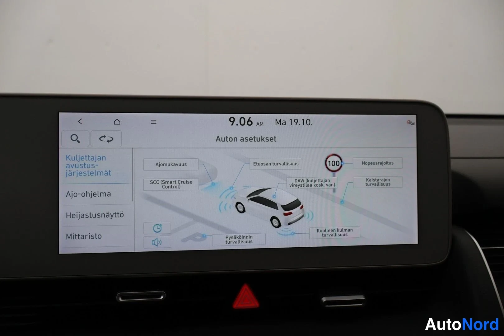 Harmaa Hyundai Ioniq 5 2022, ohjaamo, kuva 12