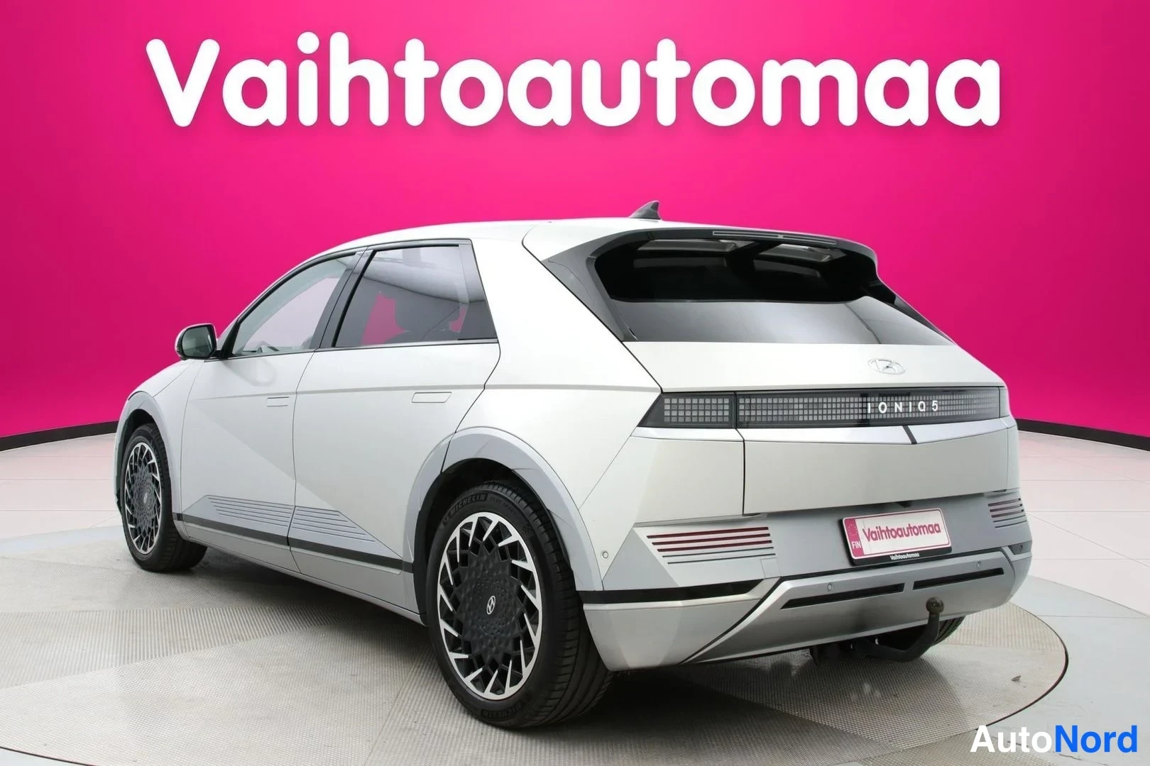 Harmaa Hyundai Ioniq 5 2022, takaviisto, kuva 6