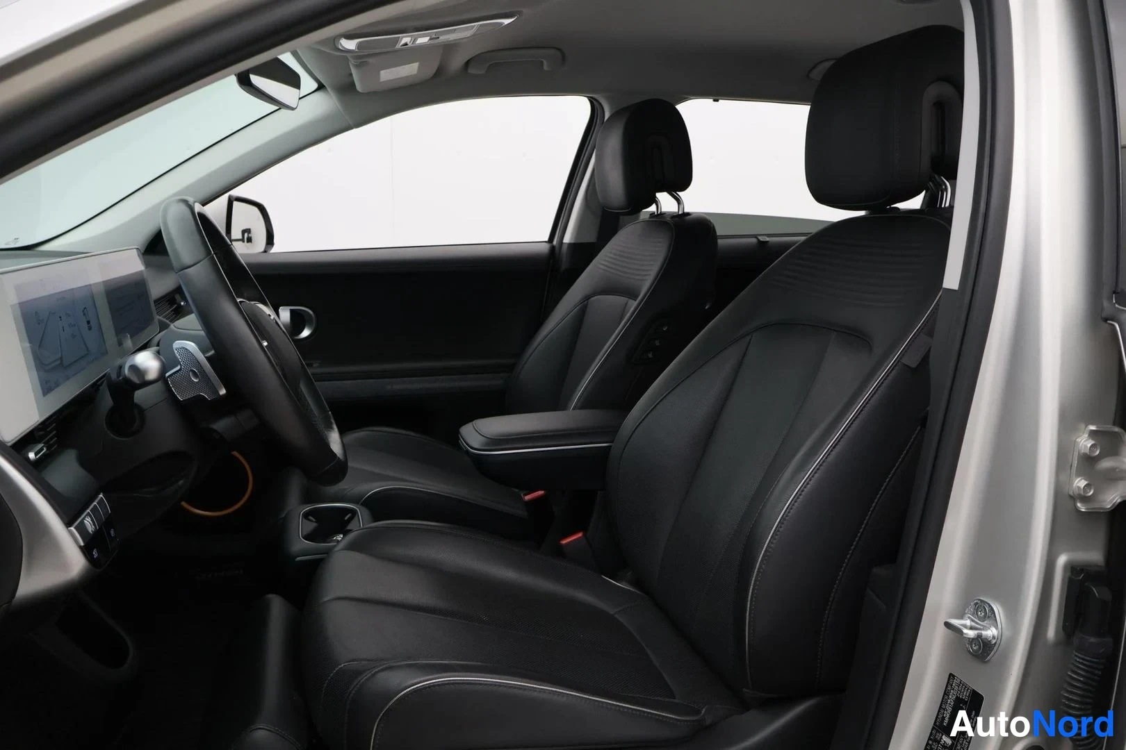 Harmaa Hyundai Ioniq 5 2022, etuistuimet, kuva 14
