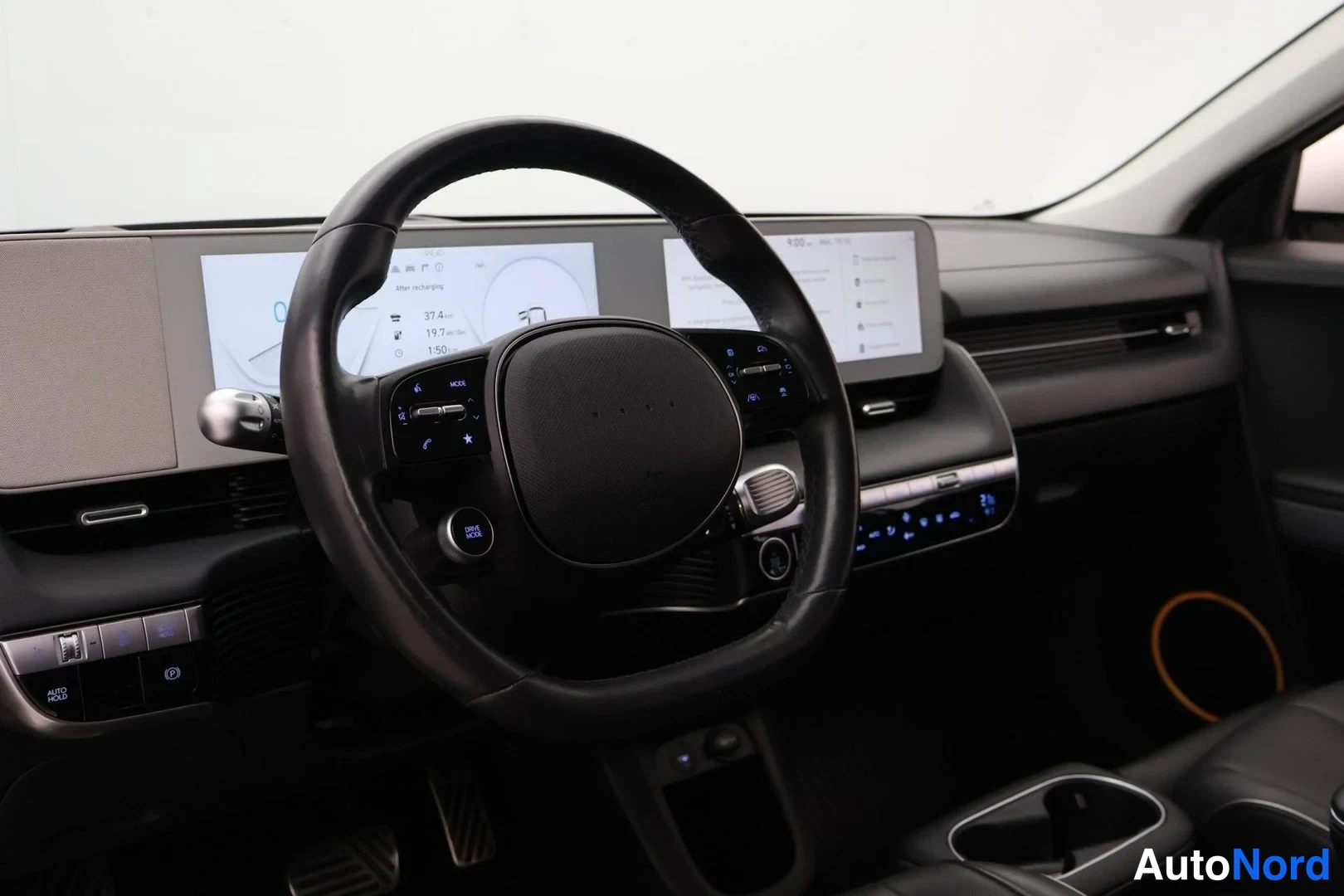 Harmaa Hyundai Ioniq 5 2022, ohjaamo, kuva 7