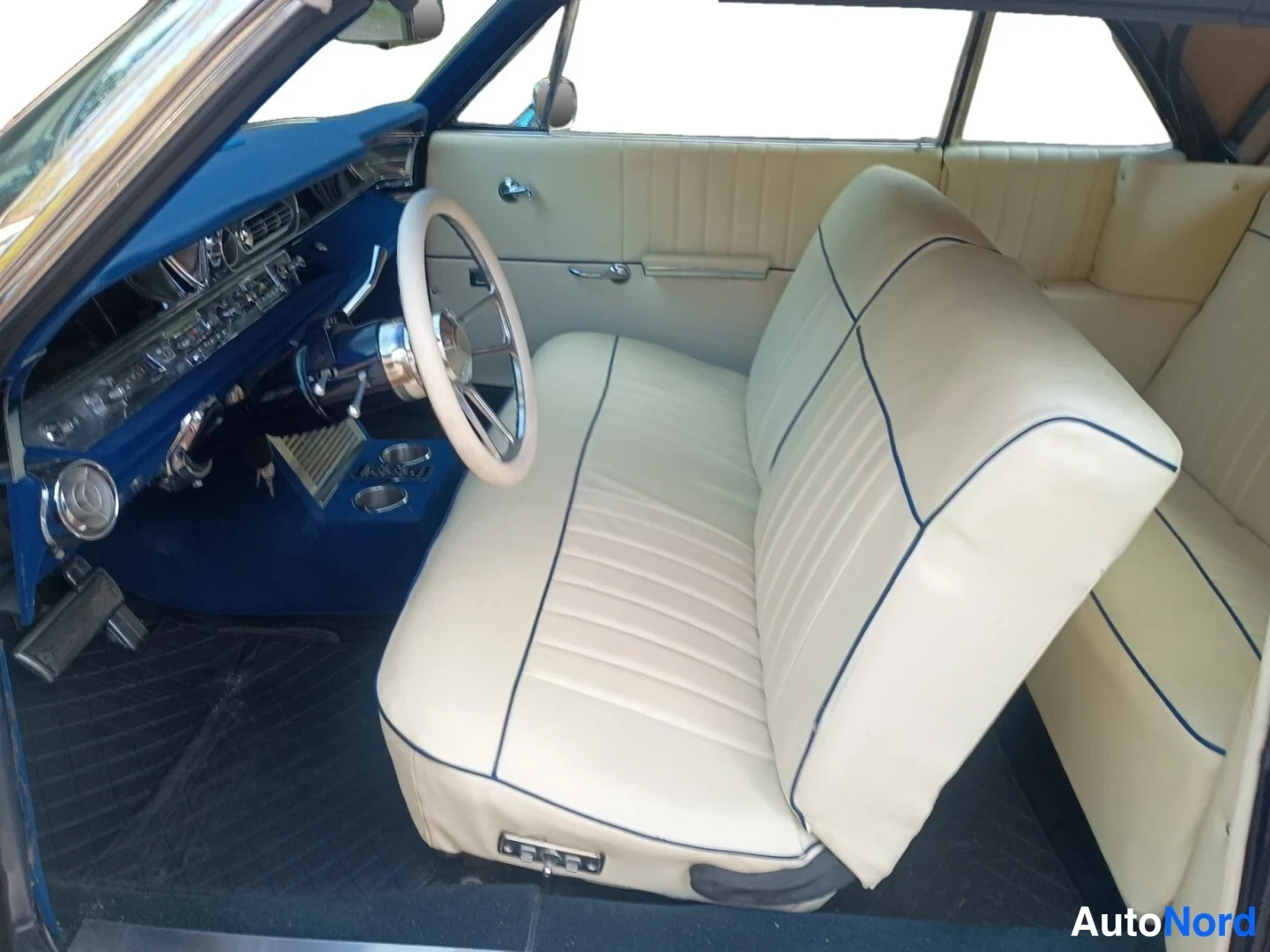 Blå Pontiac Catalina 1963, förarplats, bild 17