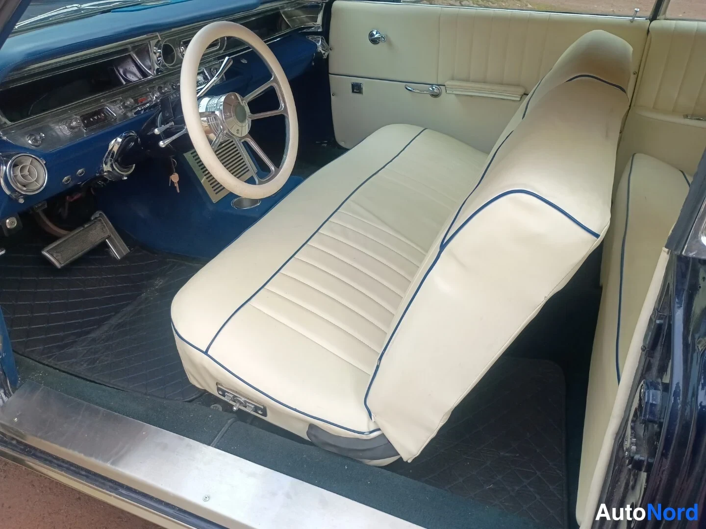 Blå Pontiac Catalina 1963, förarplats, bild 18