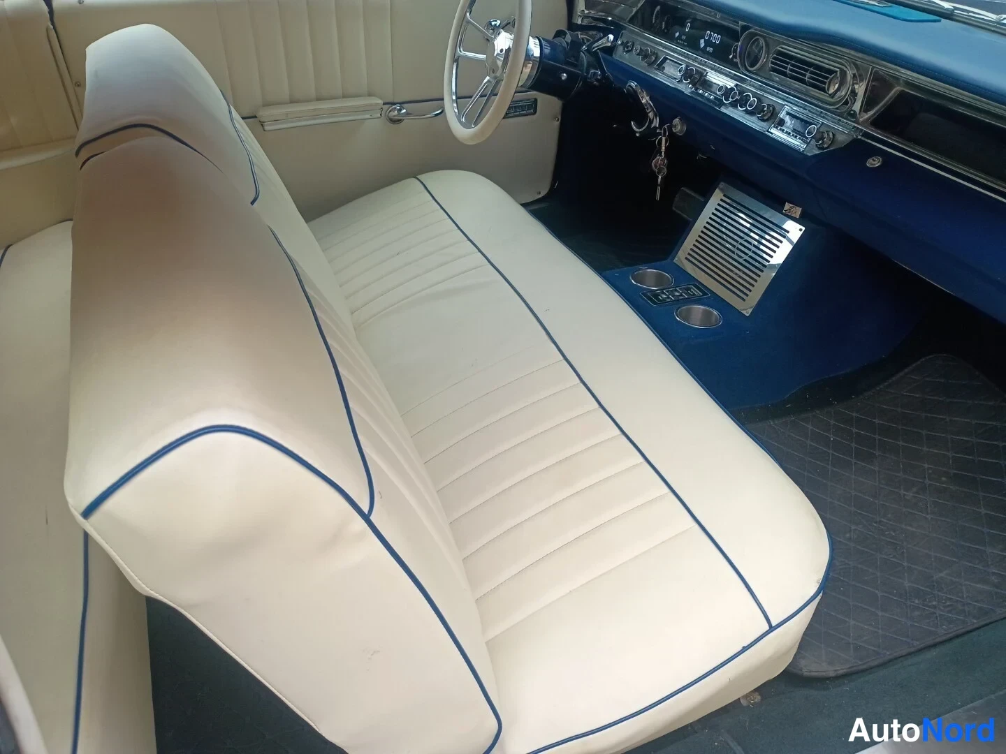Blå Pontiac Catalina 1963, förarplats, bild 19