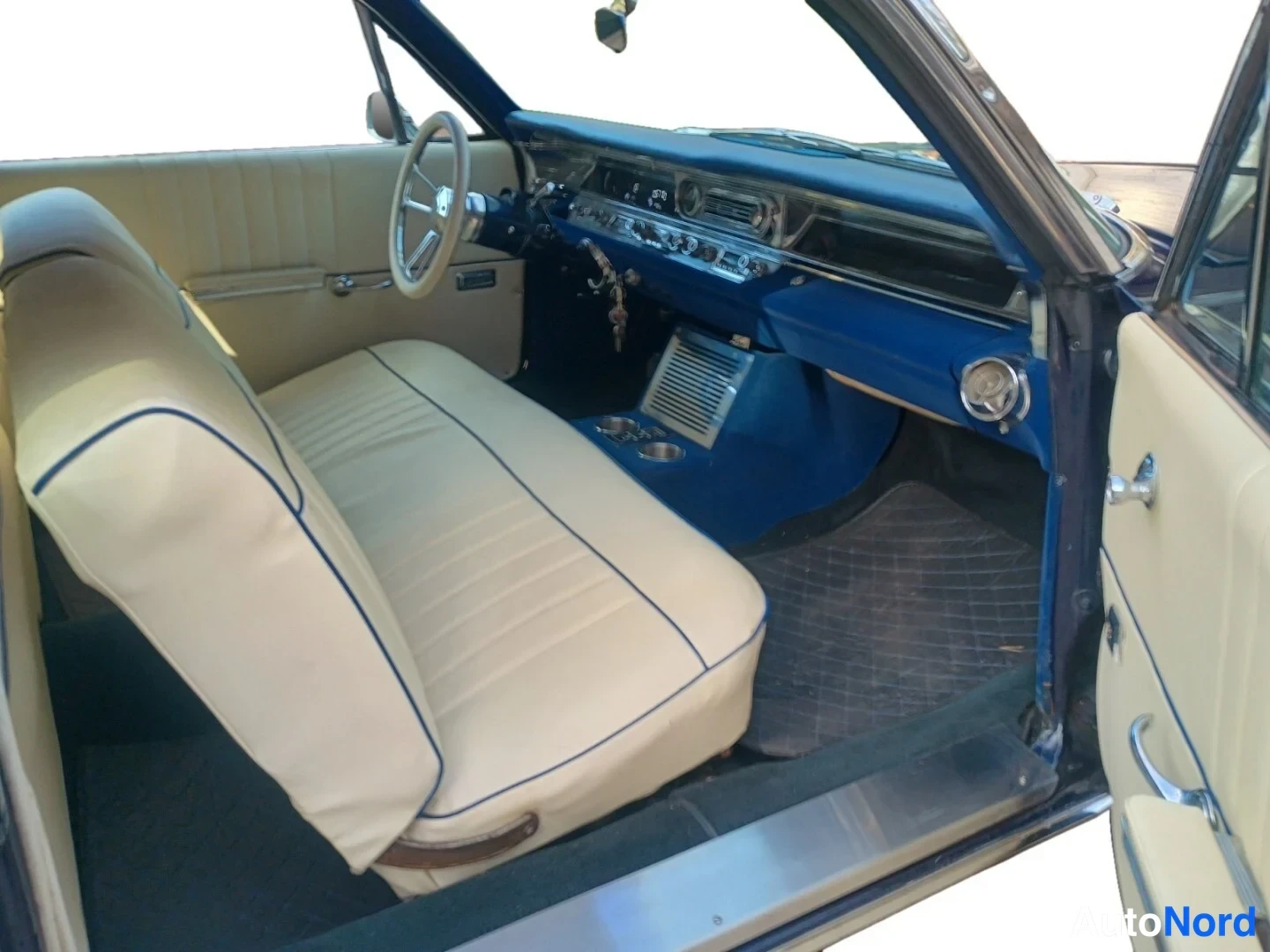 Blå Pontiac Catalina 1963, förarplats, bild 20