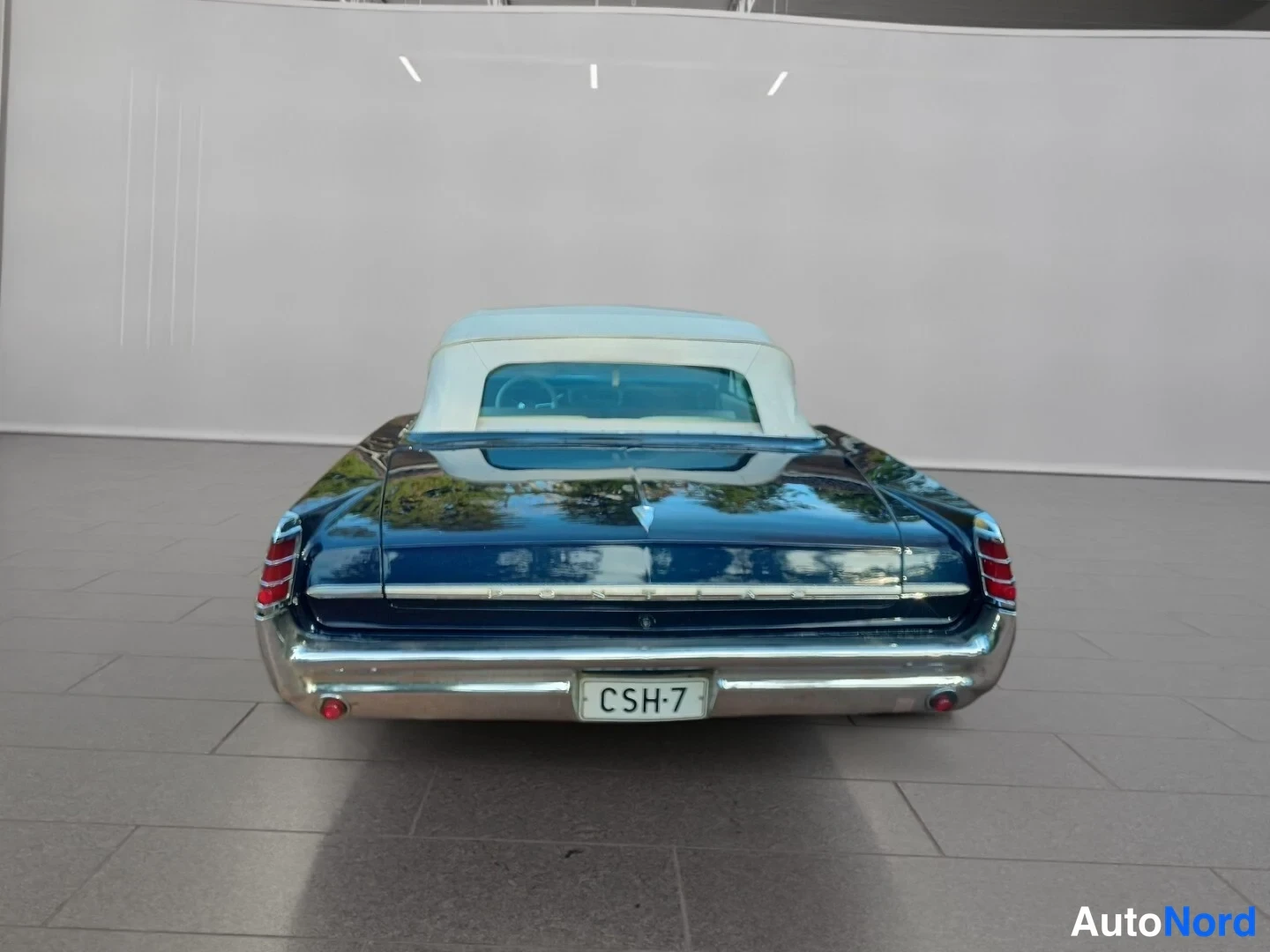 Blå Pontiac Catalina 1963, bakifrån, bild 15