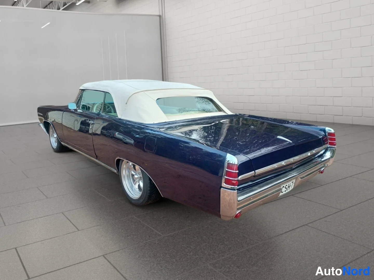 Blå Pontiac Catalina 1963, snett bakifrån, bild 12
