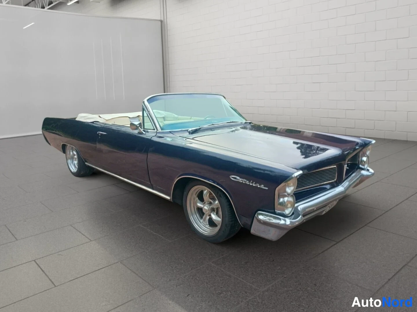 Blå Pontiac Catalina 1963, snett framifrån, fronten åt höger, bild 5