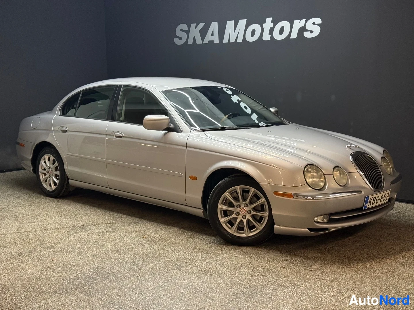 Hopea Jaguar S-Type 2000, etuviisto, keula oikealle, kuva 2