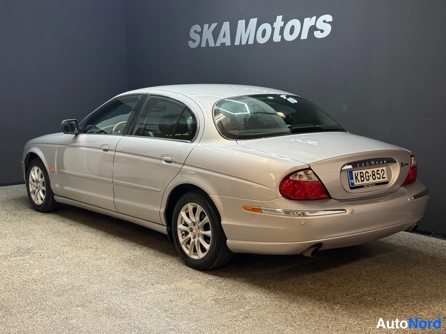 Hopea Jaguar S-Type 2000, takaviisto, kuva 6