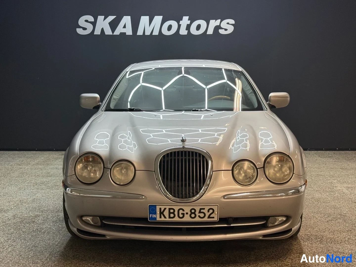 Hopea Jaguar S-Type 2000, edestä, kuva 3