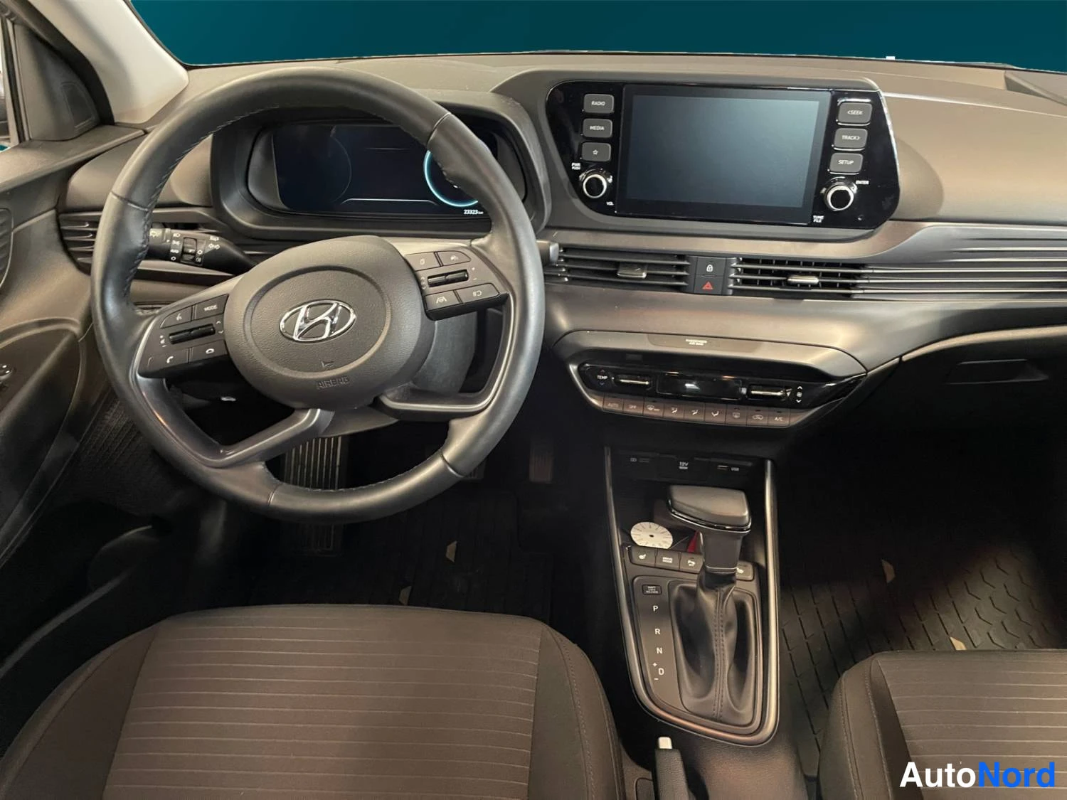 Harmaa Hyundai I20 2023, ohjaamo, kuva 9