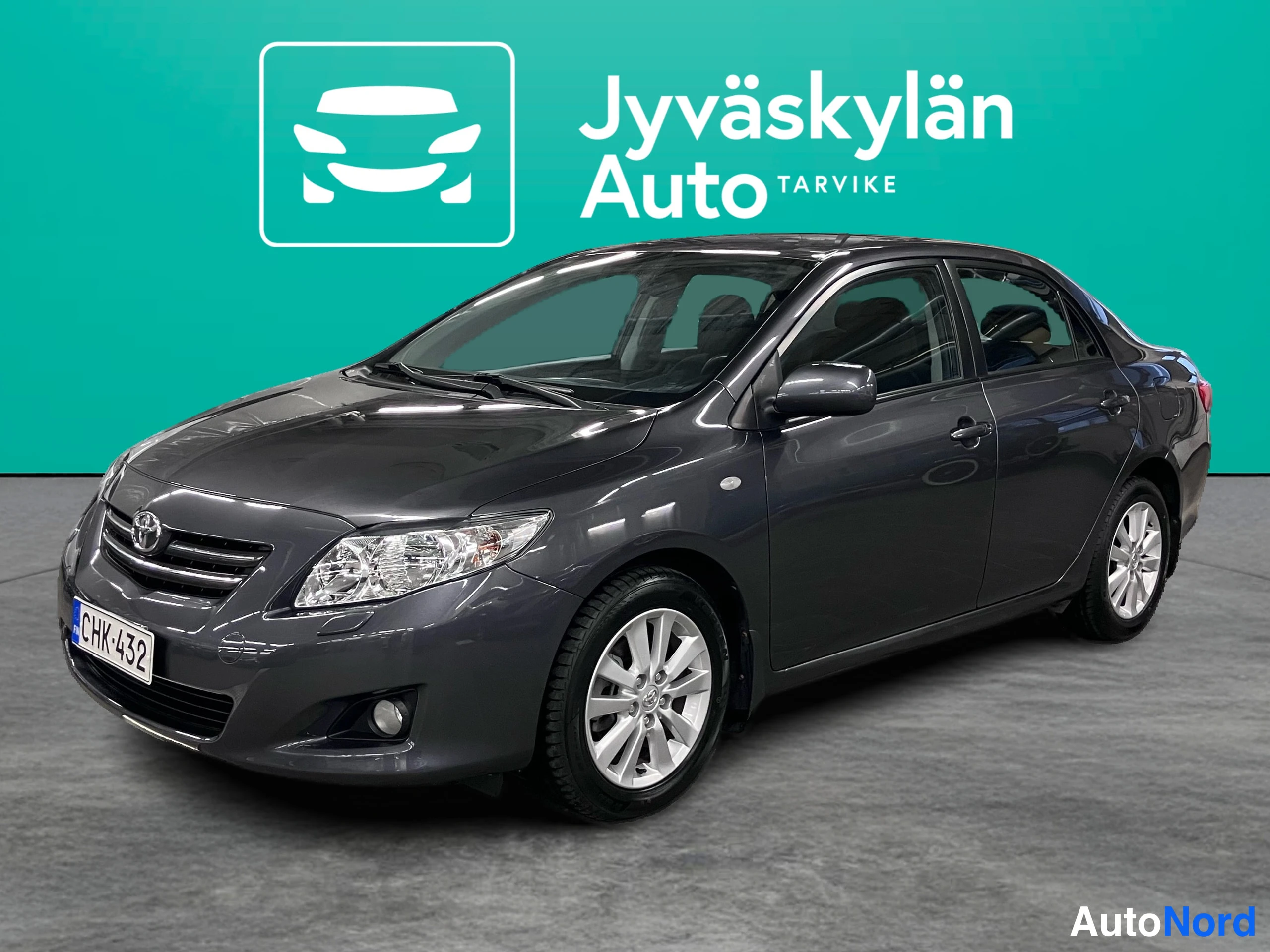 Harmaa Toyota Corolla 2010, etuviisto, keula vasemmalle, kuva 2