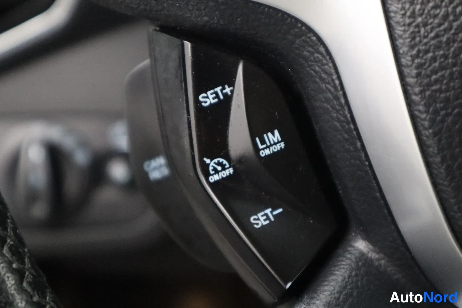 Harmaa Ford Kuga 2016, yksityiskohta, kuva 22
