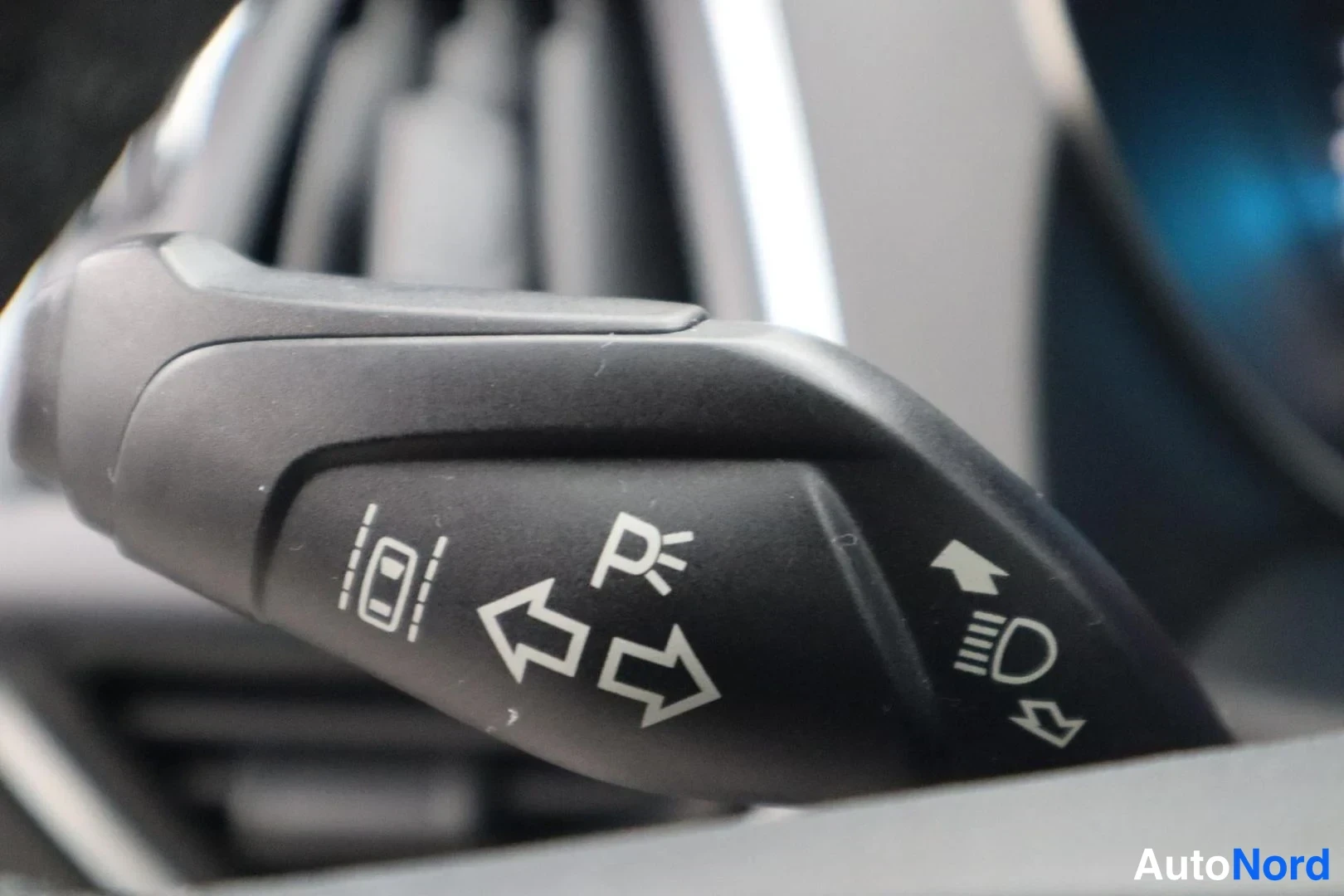 Harmaa Ford Kuga 2016, yksityiskohta, kuva 23