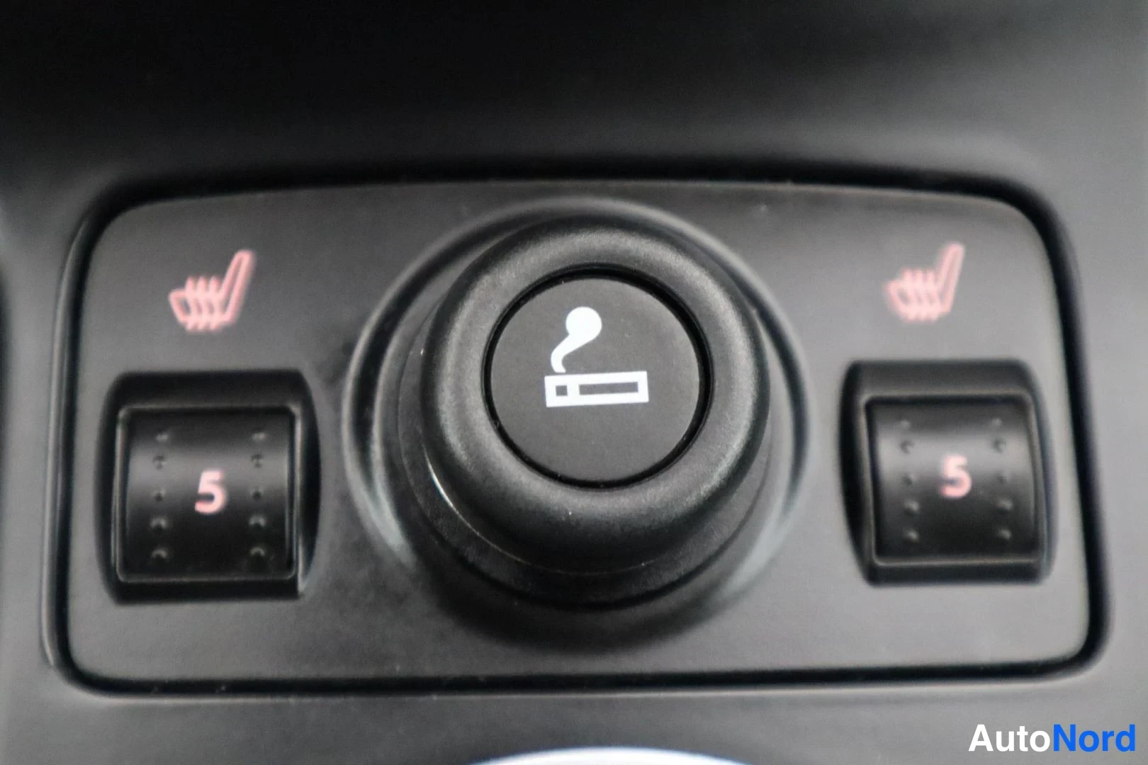 Harmaa Ford Kuga 2016, yksityiskohta, kuva 28