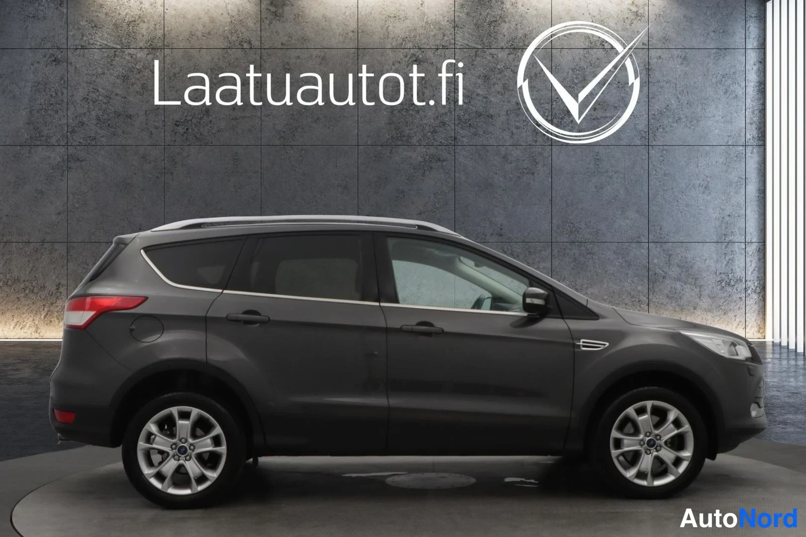 Harmaa Ford Kuga 2016, takaviisto, kuva 7