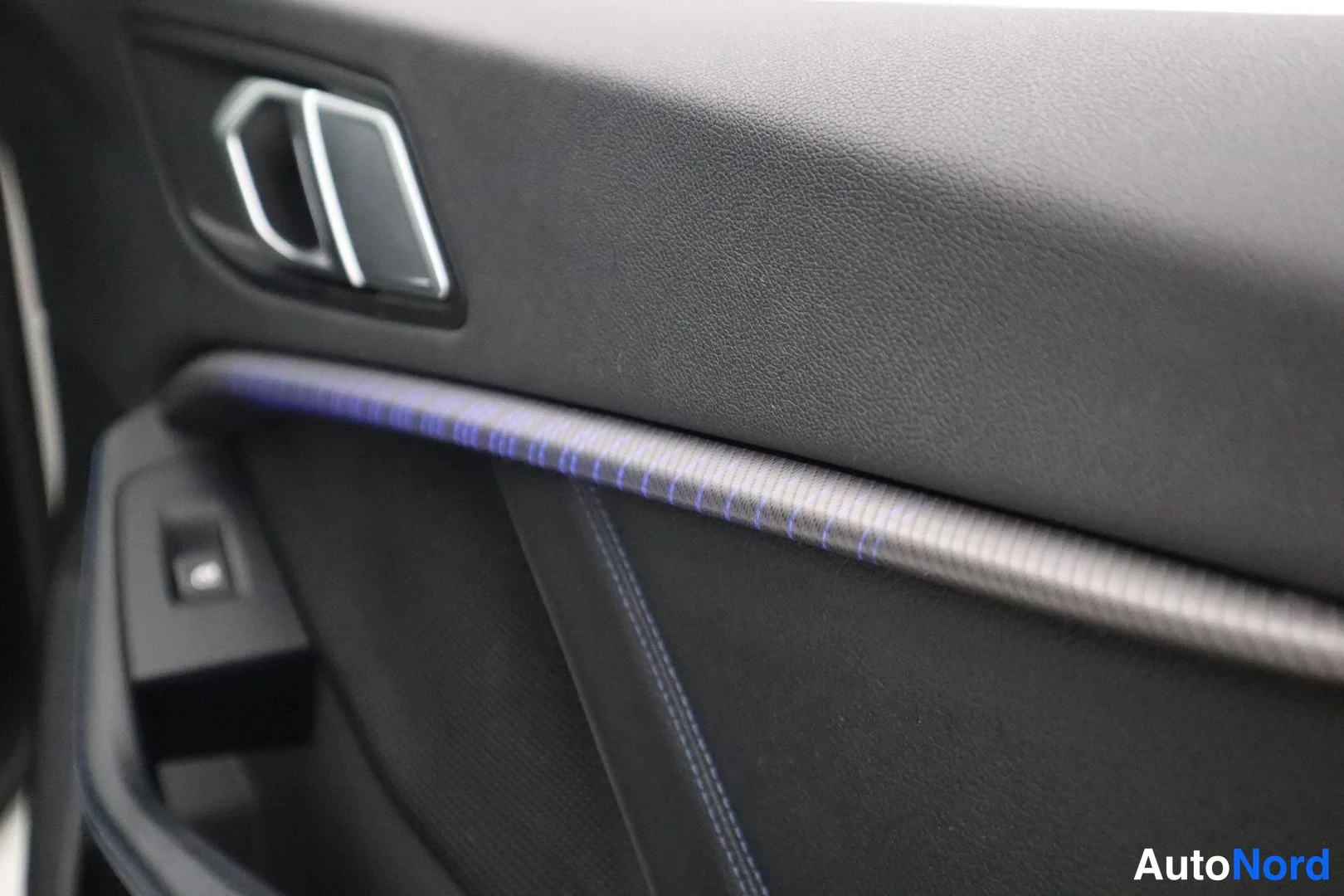 Valkoinen BMW 218i 2021, yksityiskohta, kuva 24