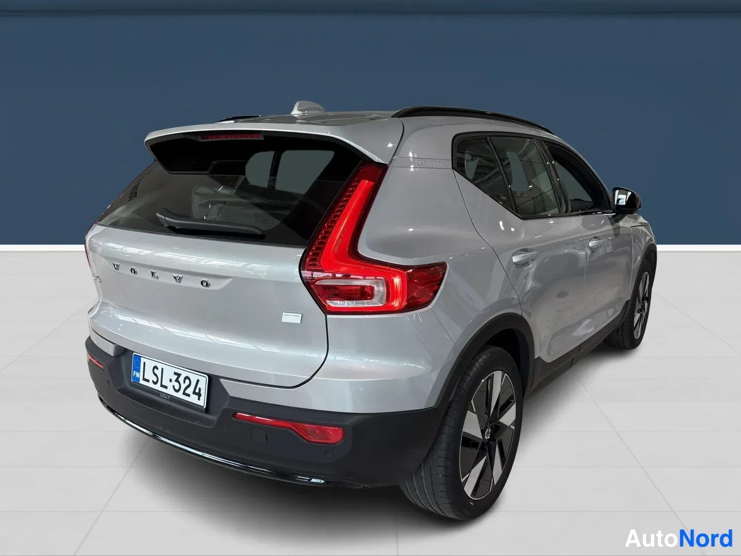 Hopea Volvo XC40 2024, takaviisto, kuva 4