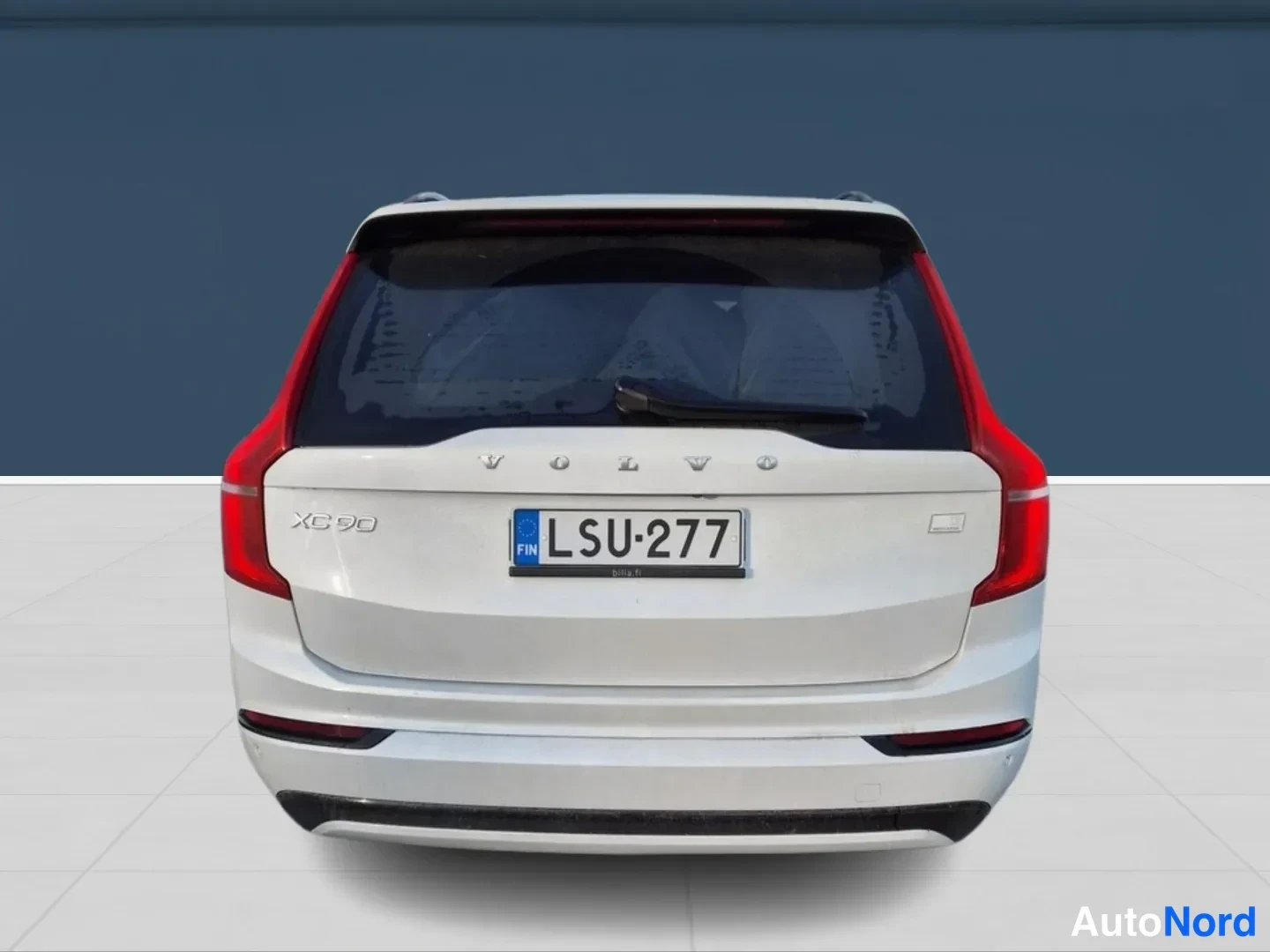 Valkoinen Volvo XC90 2023, takaa, kuva 7
