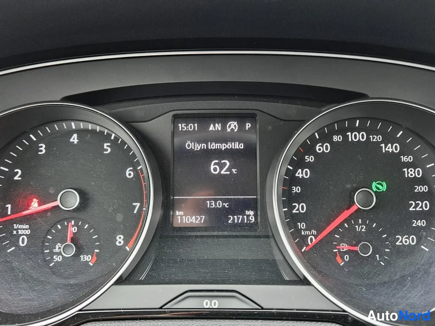 Sininen Volkswagen Passat 2018, yksityiskohta, kuva 6