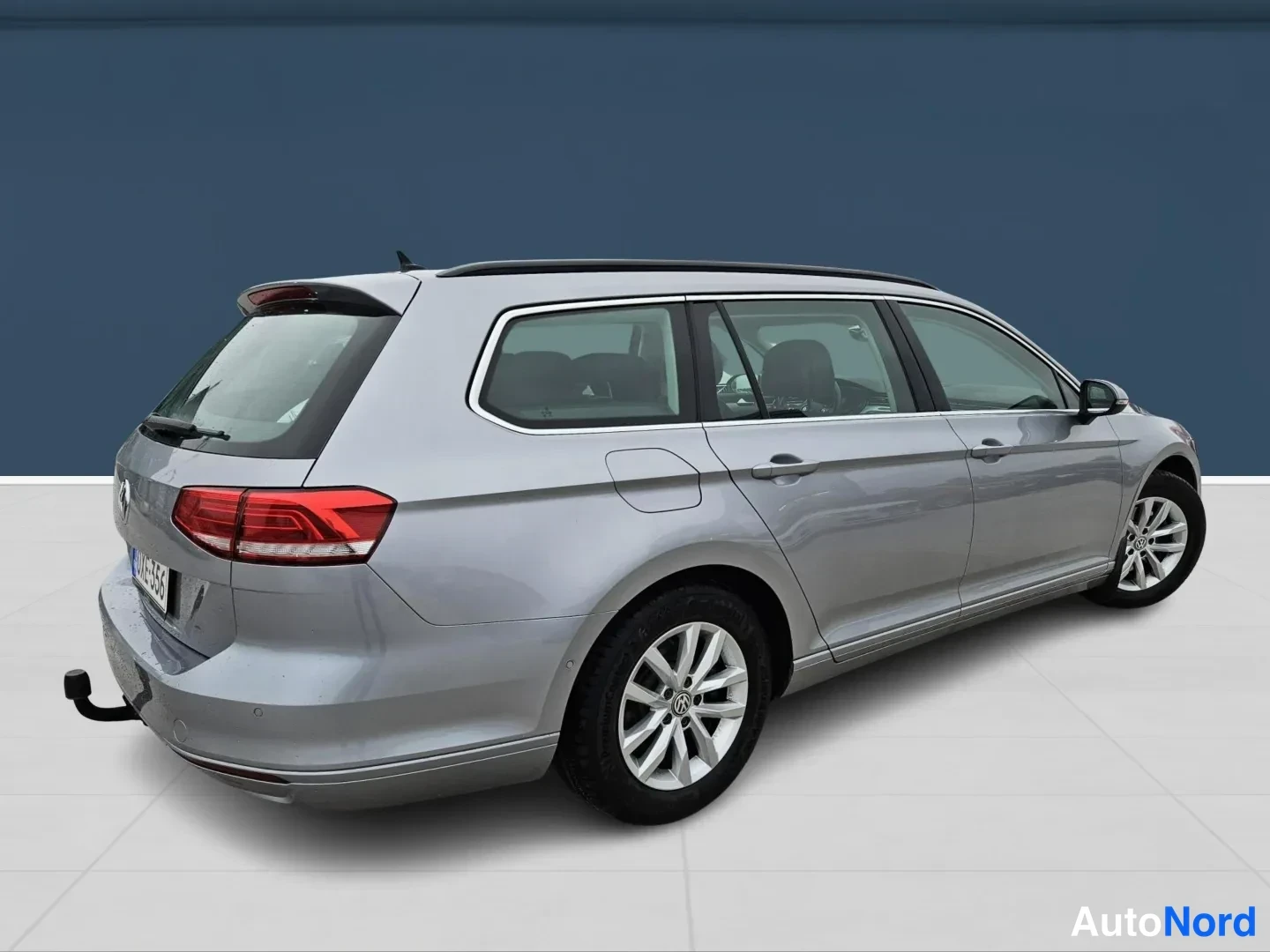 Sininen Volkswagen Passat 2018, takaviisto, kuva 3