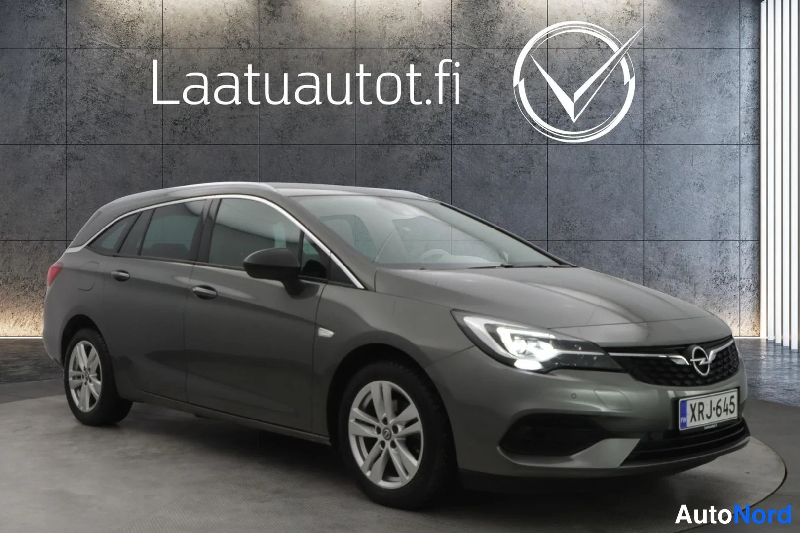 Harmaa Opel Astra Sports Tourer 2022, etuviisto, keula oikealle, kuva 3