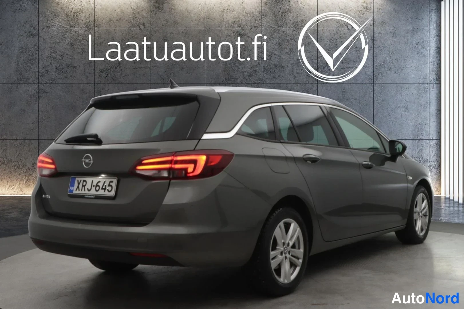 Harmaa Opel Astra Sports Tourer 2022, takaviisto, kuva 6