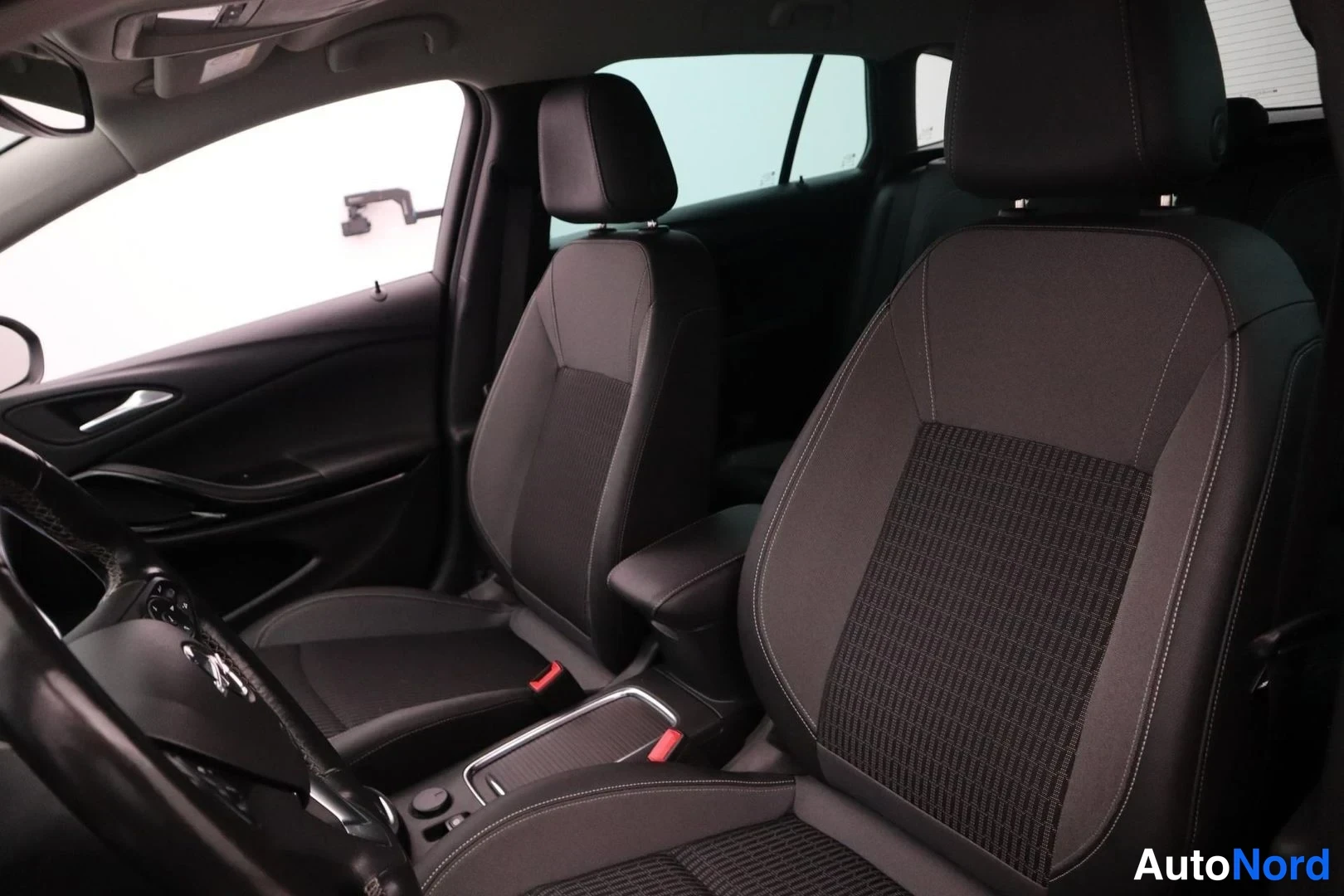 Harmaa Opel Astra Sports Tourer 2022, etuistuimet, kuva 11