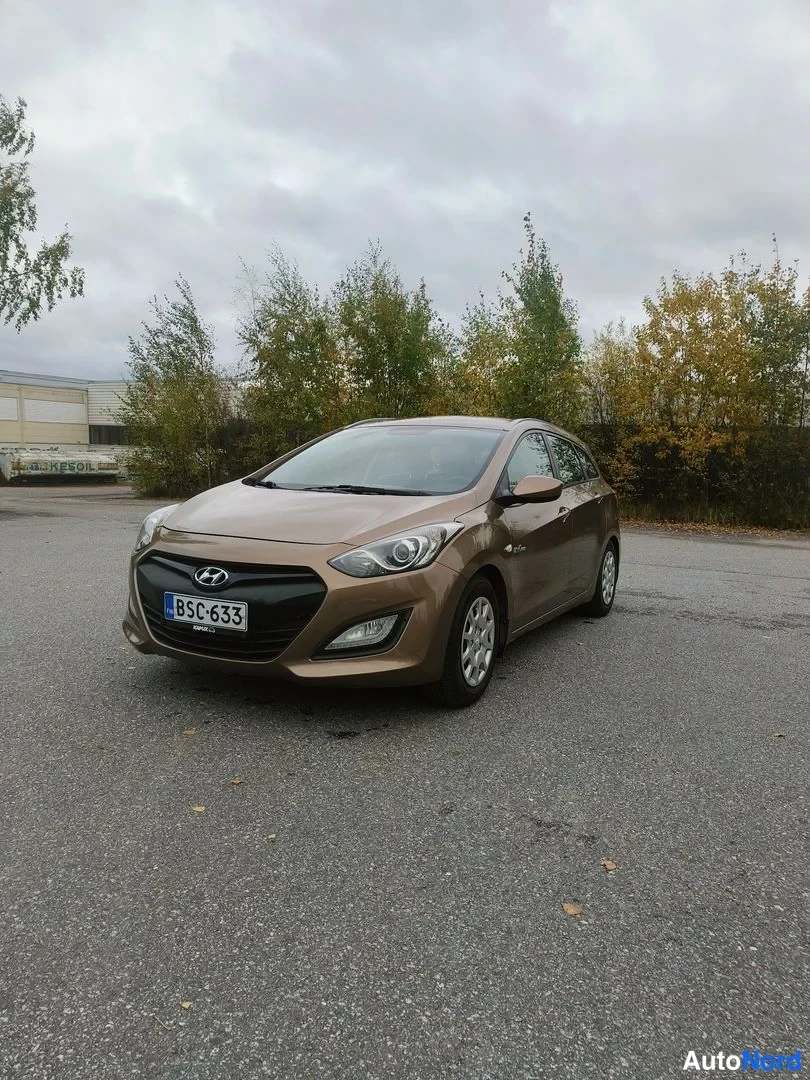 Hyundai i30 1,4 MPI 6MT ISG Limited 2013