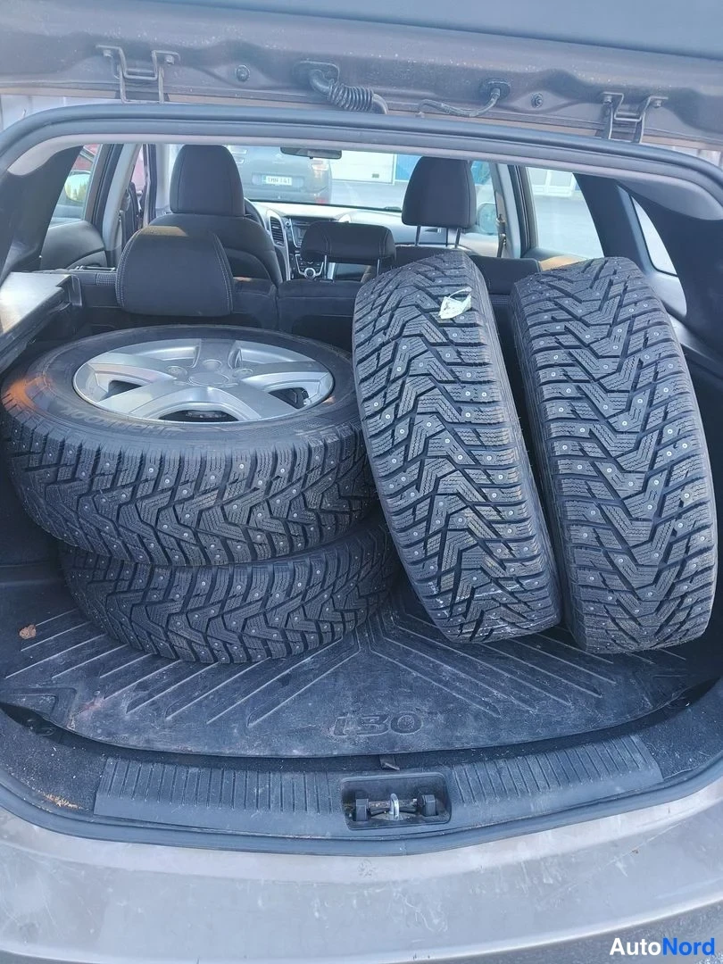 Ruskea Hyundai i30 2013, tavaratila, kuva 11