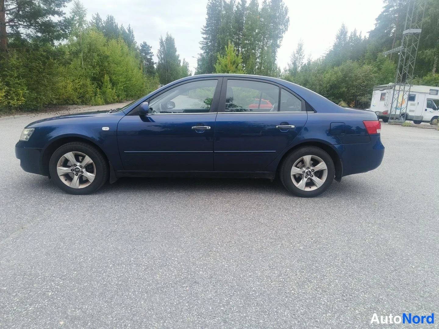 Sininen Hyundai Sonata 2007, sivulta, kuva 3