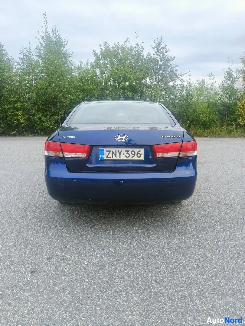 Sininen Hyundai Sonata 2007, takaa, kuva 5