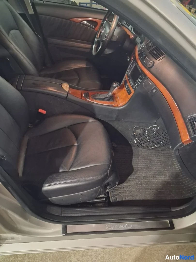Harmaa Mercedes-Benz E  Farmari 2007, etuistuimet, kuva 6