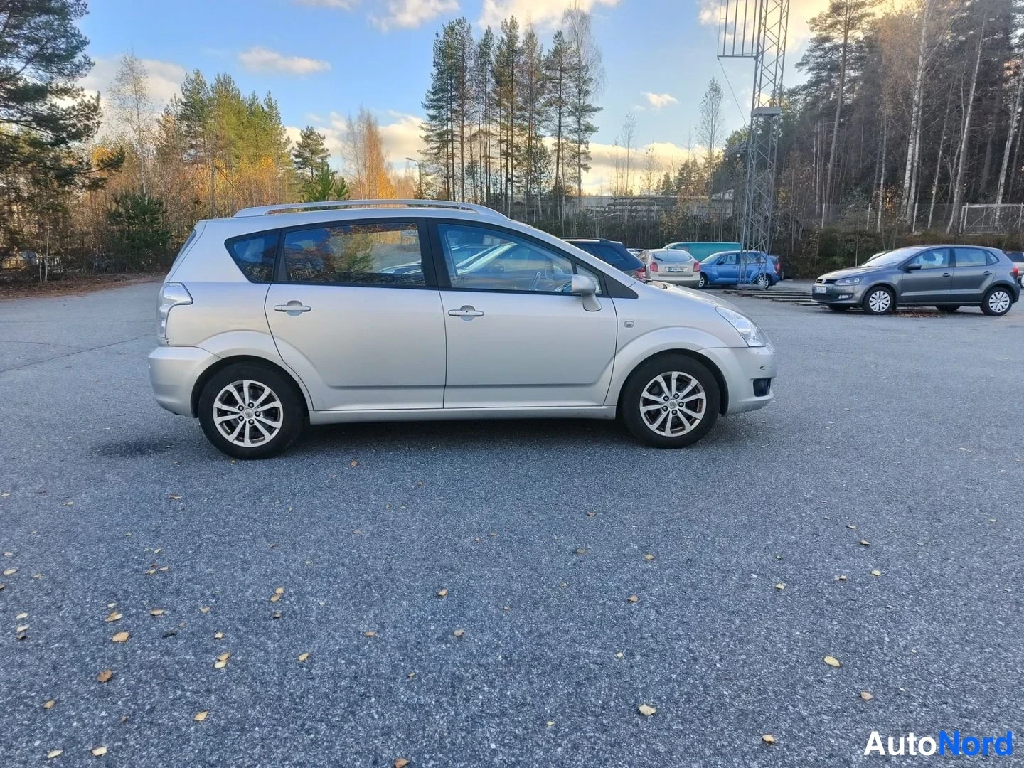 Hopea Toyota Corolla Verso 2007, etuviisto, keula oikealle, kuva 3