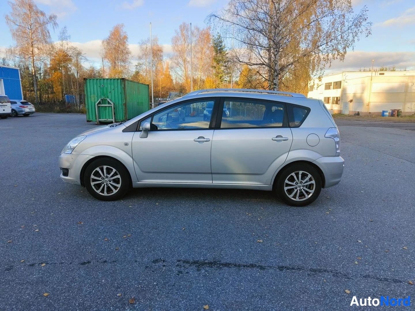 Hopea Toyota Corolla Verso 2007, etuviisto, keula vasemmalle, kuva 2