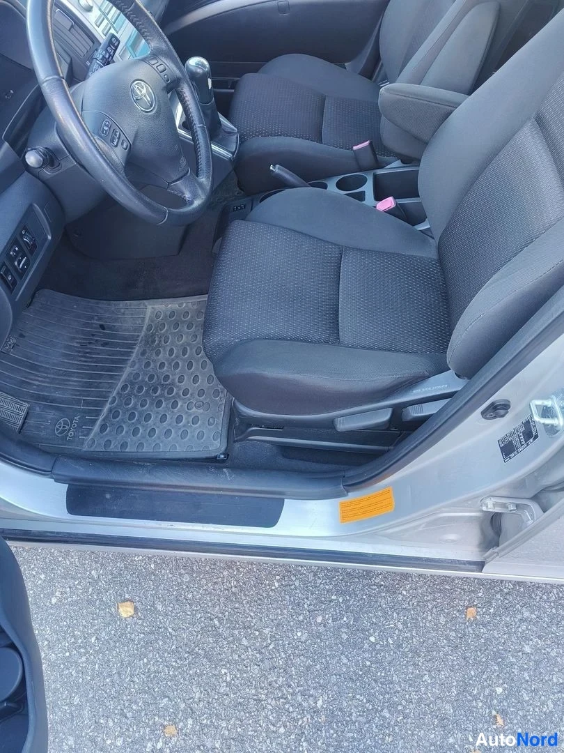 Hopea Toyota Corolla Verso 2007, etuistuimet, kuva 7