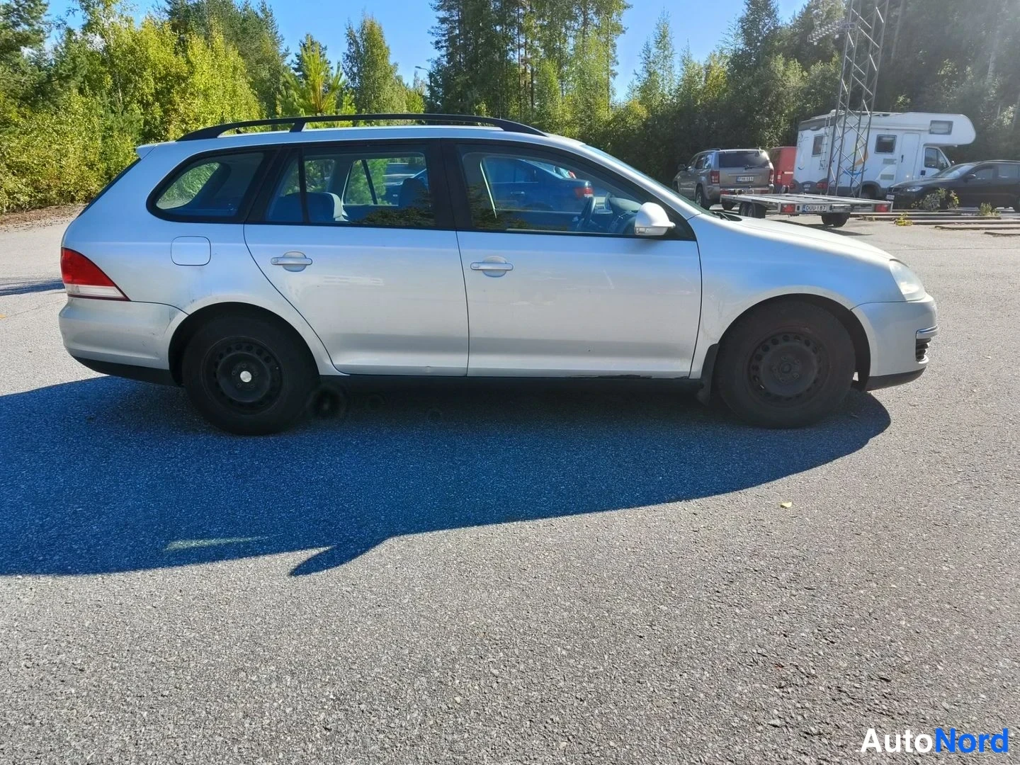 Hopea Volkswagen Golf 2008, sivulta, kuva 4