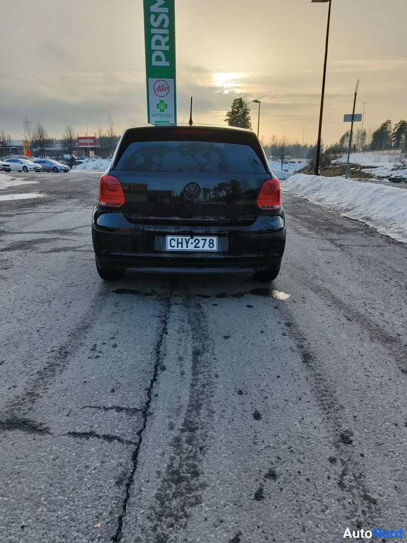 Musta Volkswagen Polo 2011, takaa, kuva 8