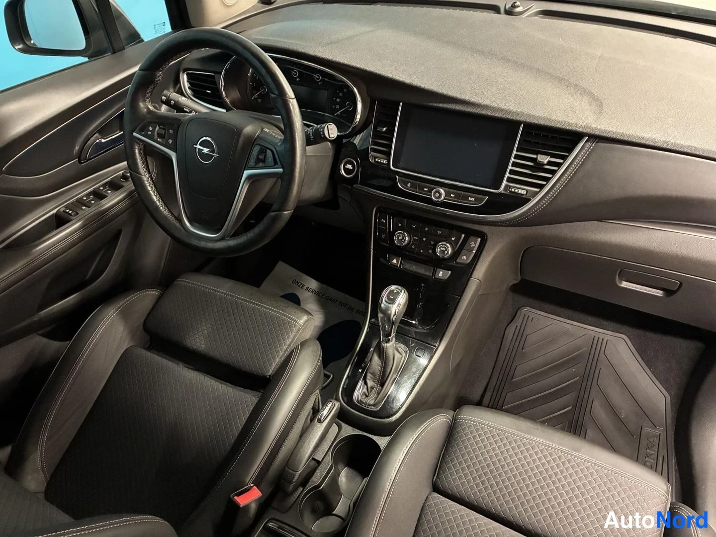 Harmaa Opel Mokka X 2017, ohjaamo, kuva 7