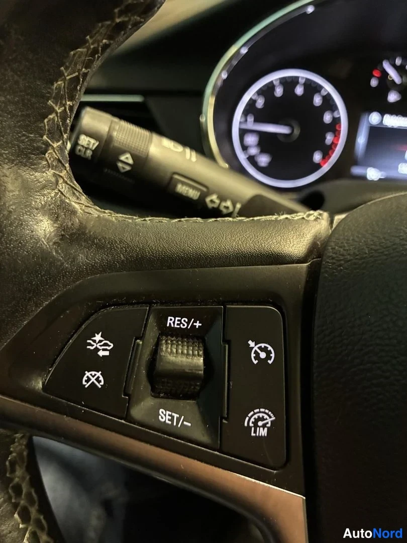 Harmaa Opel Mokka X 2017, yksityiskohta, kuva 19