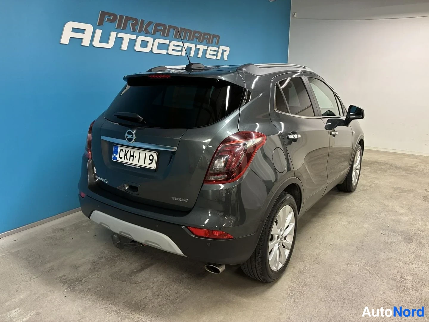 Harmaa Opel Mokka X 2017, takaviisto, kuva 6